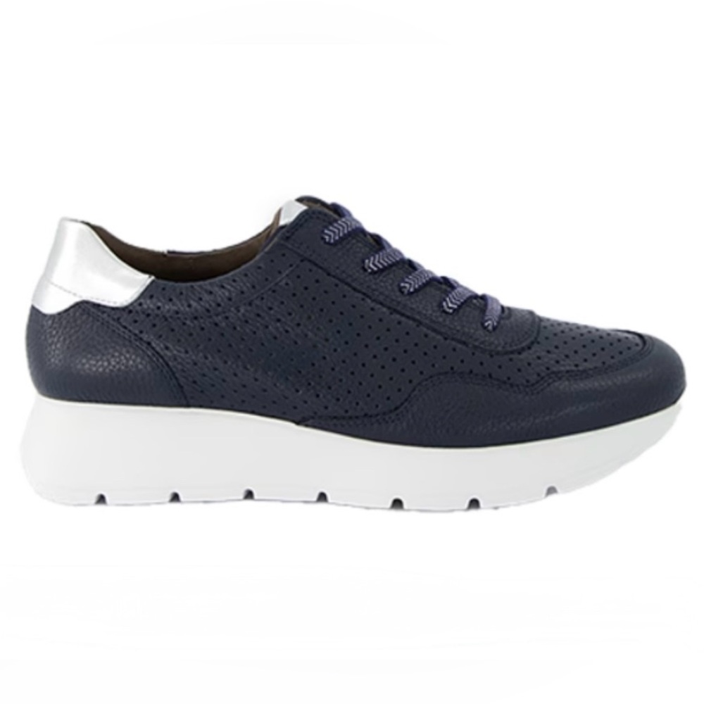 Leather Sneakers. Dark Blue. Women’s US sizes. Never worn.